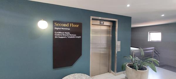 97.7  m² Commercial space