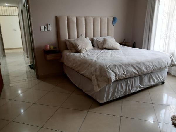 6 Bedroom House