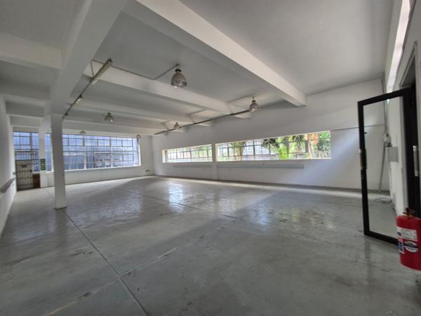 130  m² Industrial space