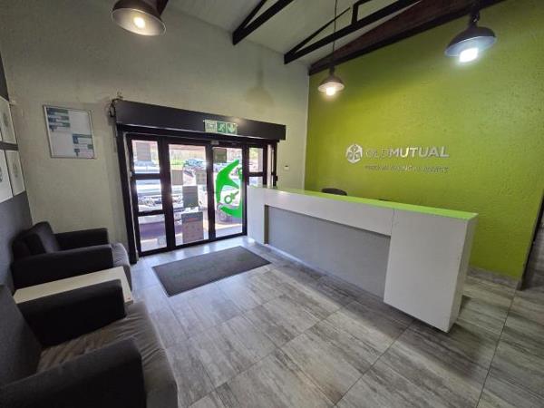 560  m² Commercial space