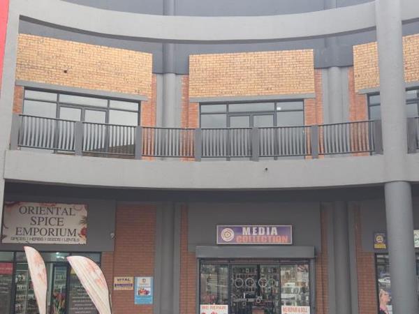 100  m² Commercial space