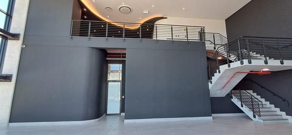 3 851  m² Industrial space