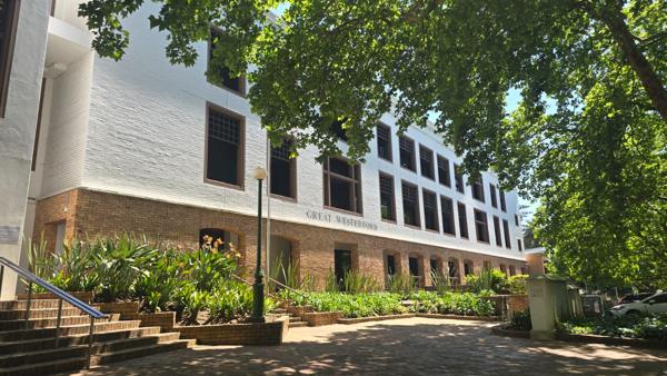 568  m² Commercial space