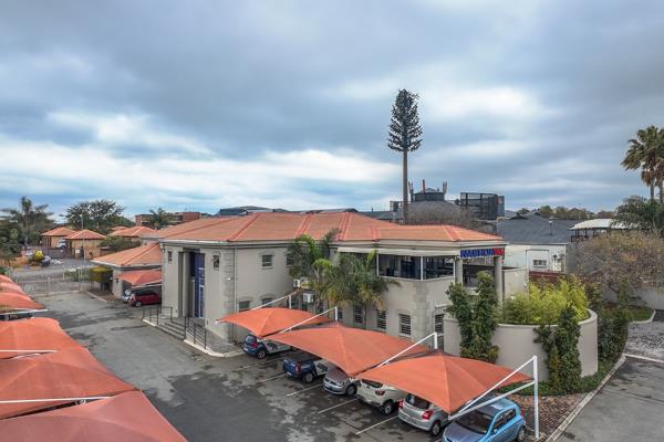 1 600  m² Office Space