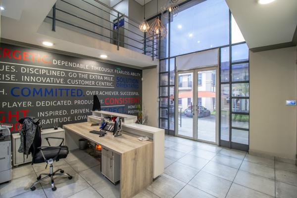 1 600  m² Office Space