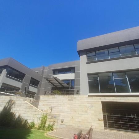 1 500  m² Office Space