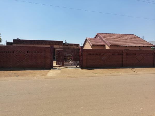 2 Bedroom House