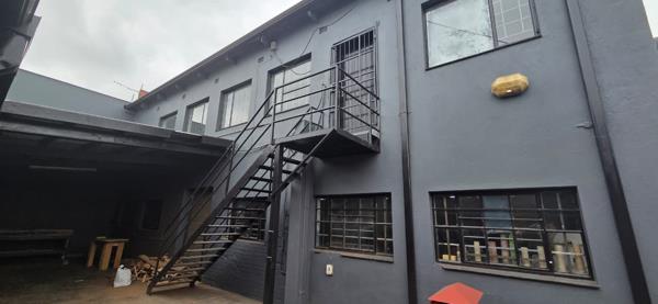 220  m² Industrial space