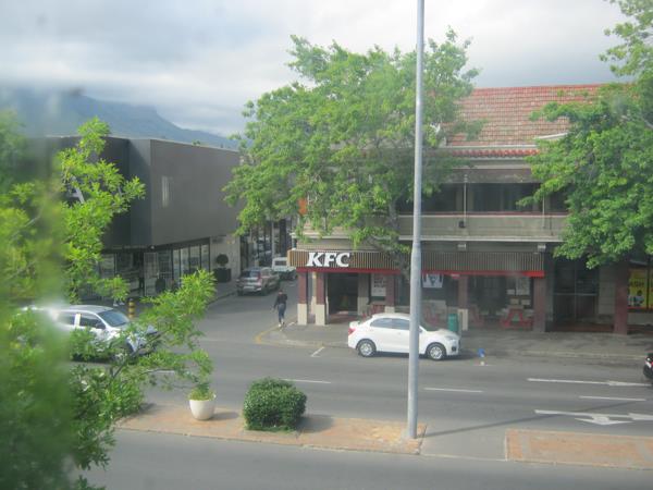 345  m² Commercial space