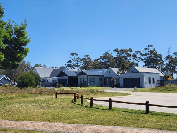 701 m² Land