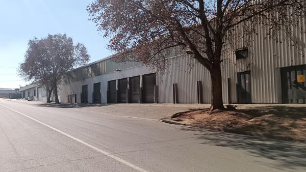 12 736  m² Industrial space