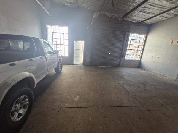 329  m² Industrial space