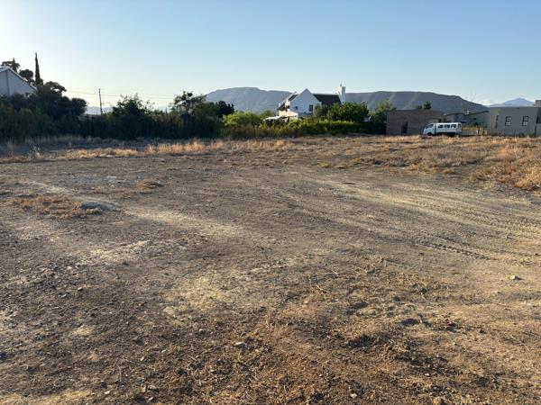 1 041 m² Land