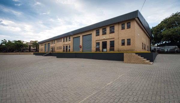 425  m² Commercial space