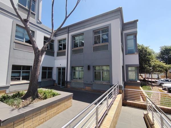 114  m² Commercial space