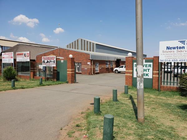 225  m² Industrial space