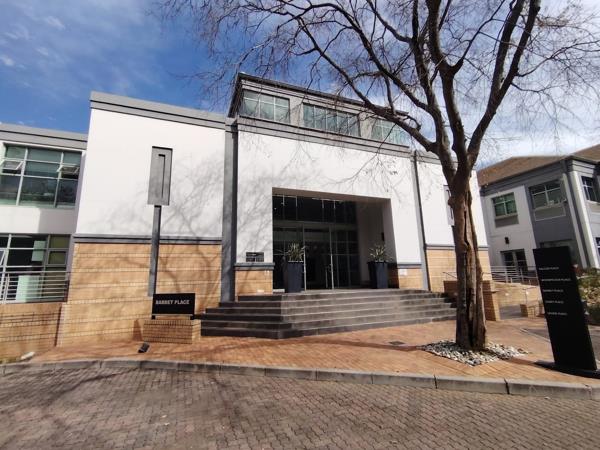 299  m² Commercial space