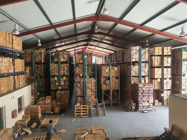 1 800  m² Industrial space