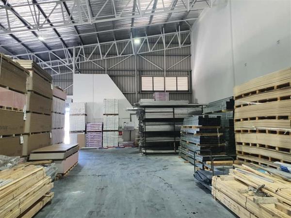 709  m² Commercial space