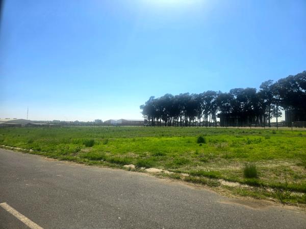1 372 m² Land