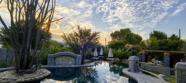 14 000  m² Commercial space