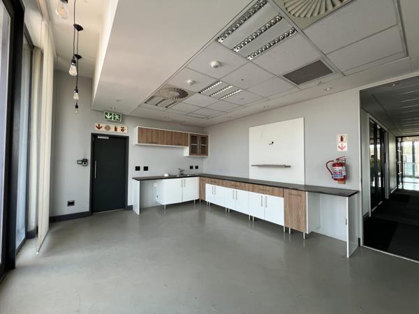 488.6  m² Commercial space