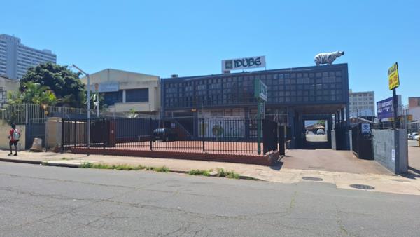 448 m² Commercial space