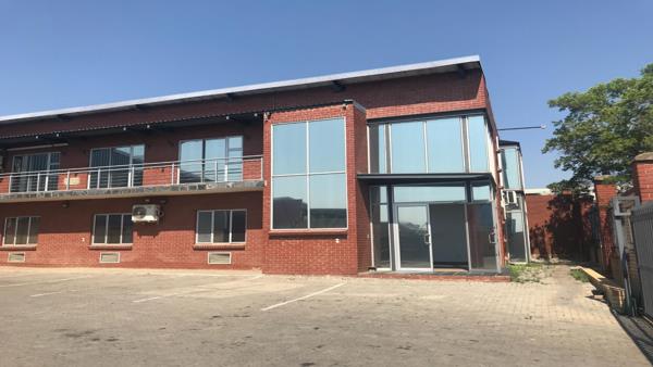 1 176  m² Industrial space