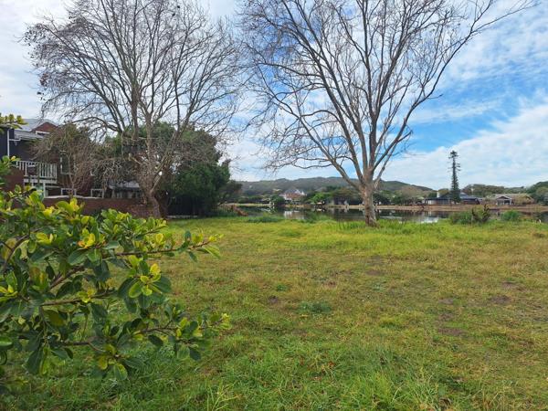 830 m² Land