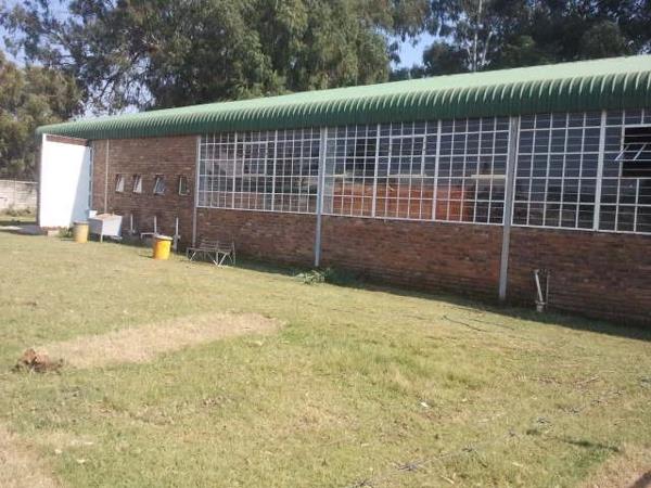 1 200  m² Commercial space