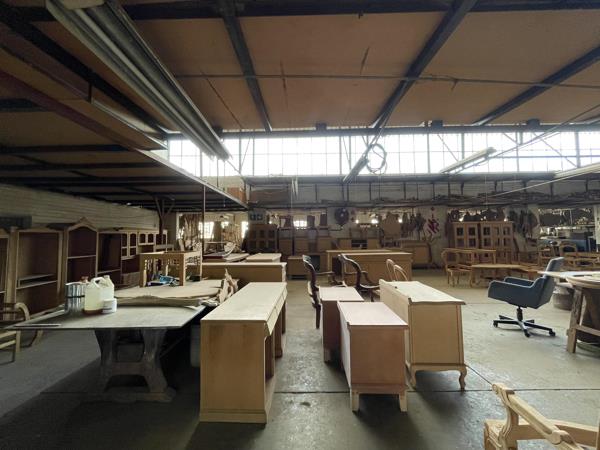 1 500  m² Industrial space