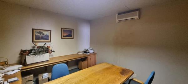 1 848  m² Office Space