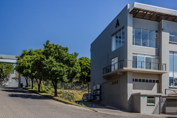 235  m² Commercial space