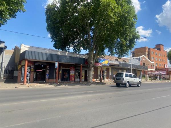 768  m² Retail Space