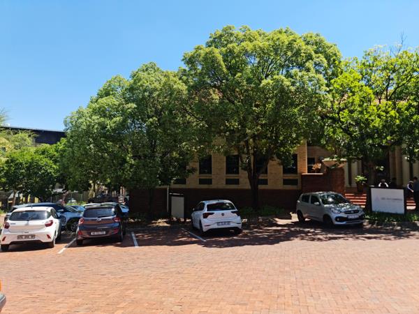 273  m² Commercial space