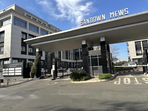 725  m² Commercial space