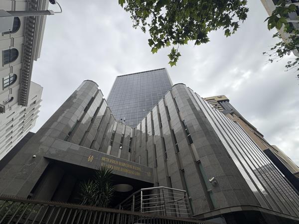 902 m² Commercial space