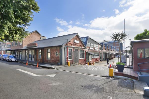 382  m² Commercial space