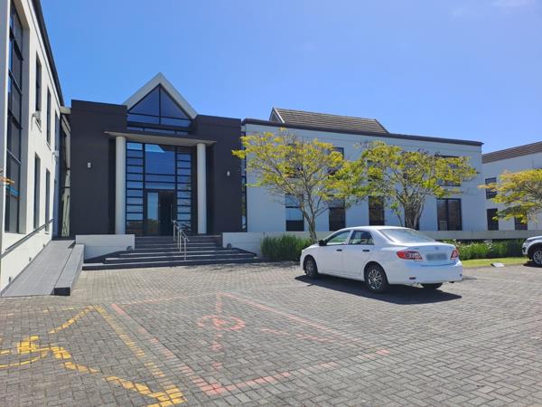 155  m² Commercial space