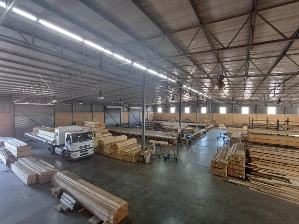3 200  m² Industrial space