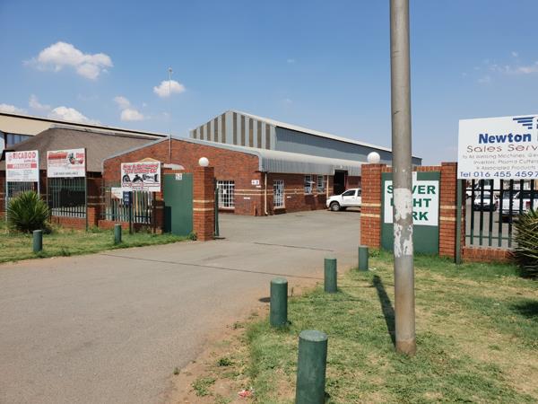 225  m² Industrial space