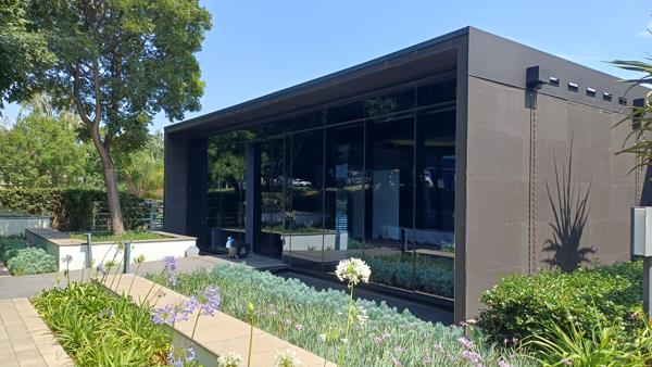 450  m² Commercial space