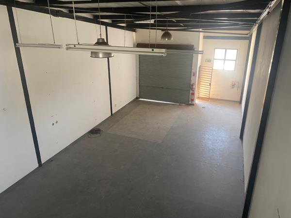 140  m² Commercial space