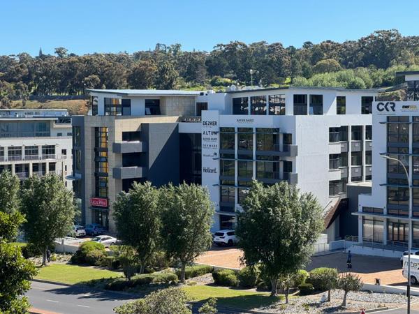 632  m² Commercial space