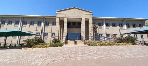 4 740  m² Commercial space