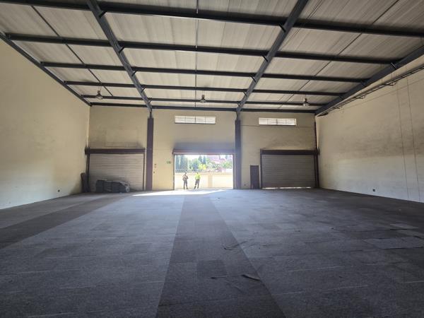 1 500  m² Retail Space