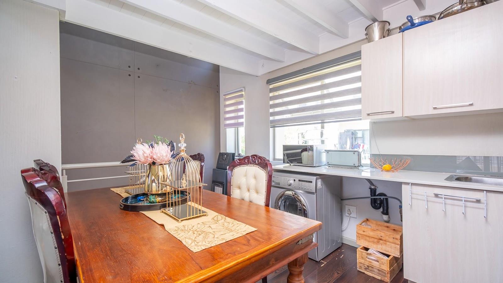 Apartment in Beverley - More