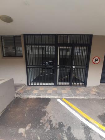 162  m² Commercial space