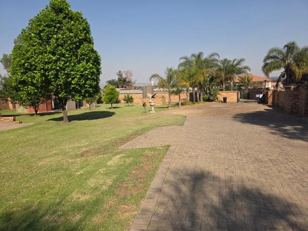 1.1 ha Smallholding