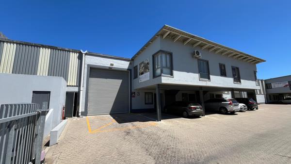 366  m² Industrial space